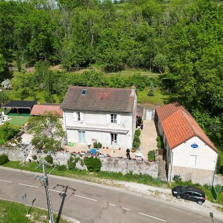 Gite La Providence Saint-Sernin-du-Plain Zewnętrze zdjęcie
