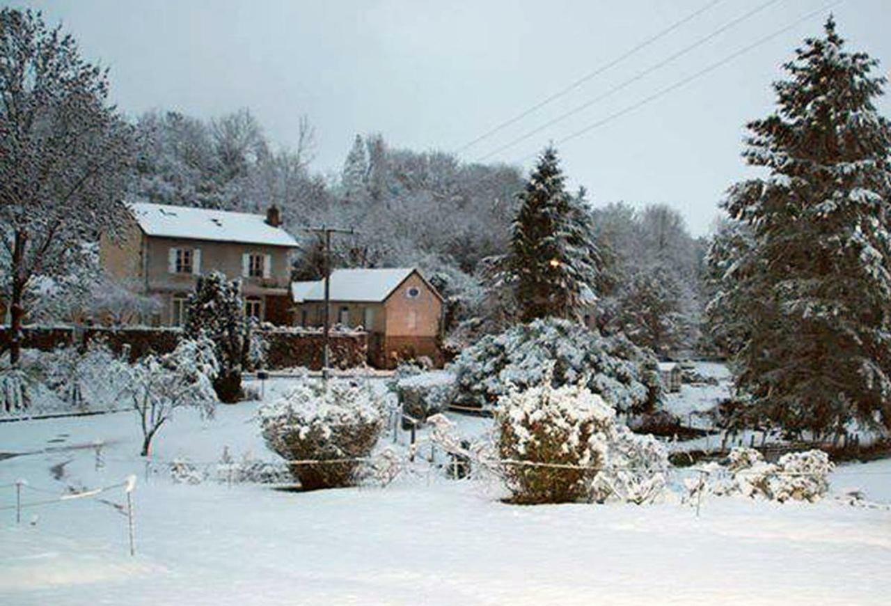 Gite La Providence Saint-Sernin-du-Plain Zewnętrze zdjęcie